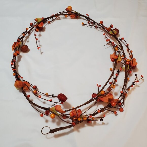 Fall Garland 5 Feet – Maple Leaves, Pumpkins, Berries, Pip Berries – Home Décor - Picture 1 of 4